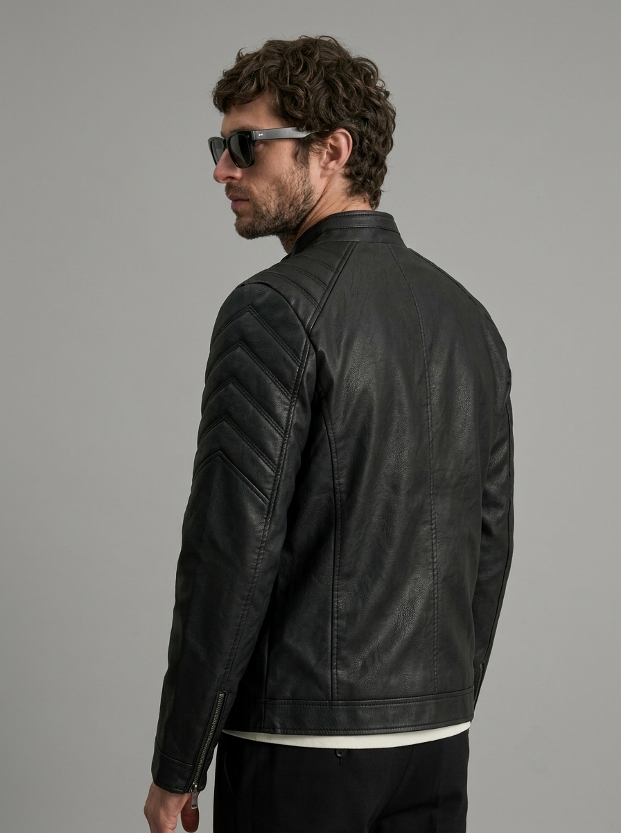 CHAQUETA MODELO HACHE CUELLO ALTO HOMBRE NEGRO