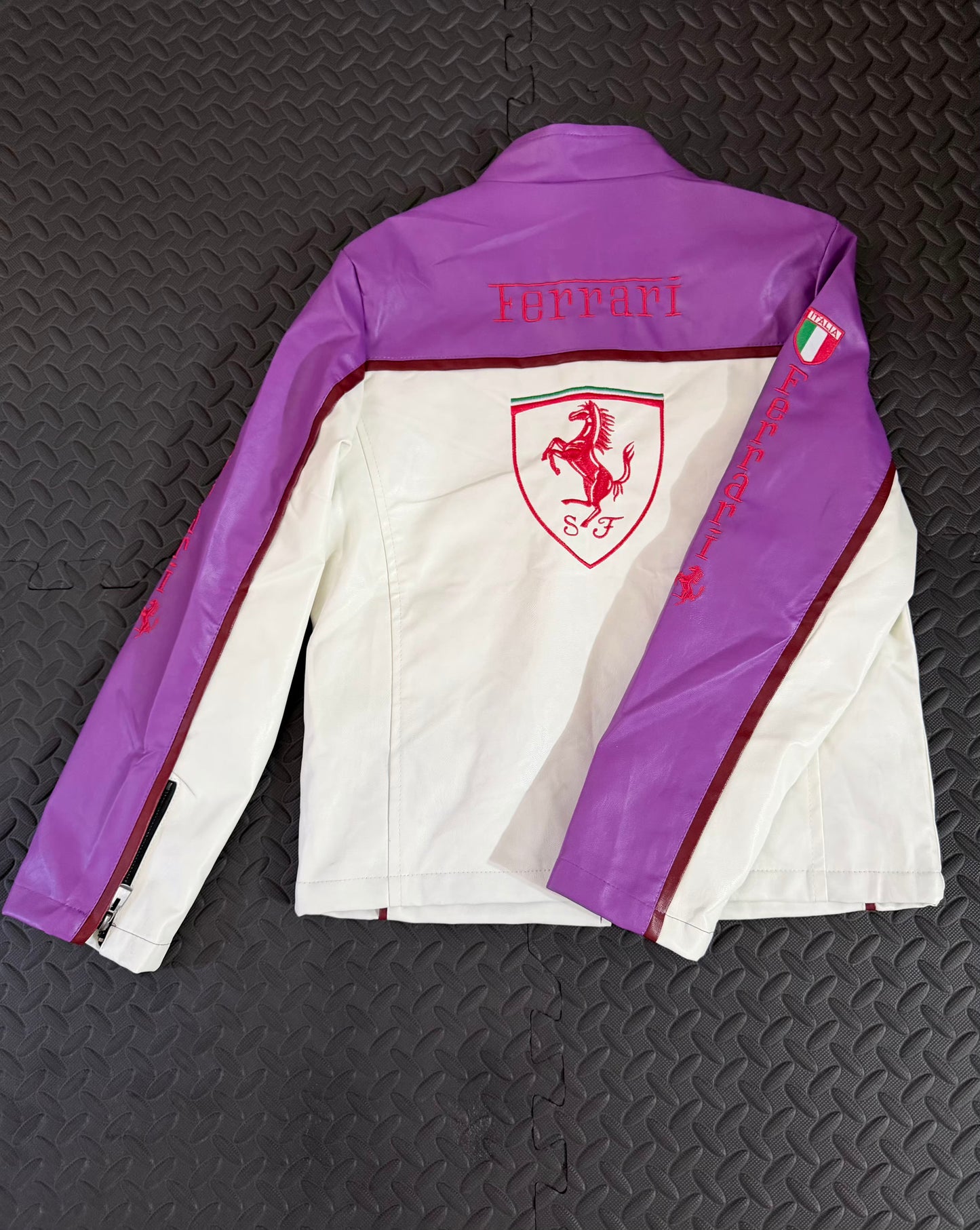 CASACA MUJER FERRARI MORADO