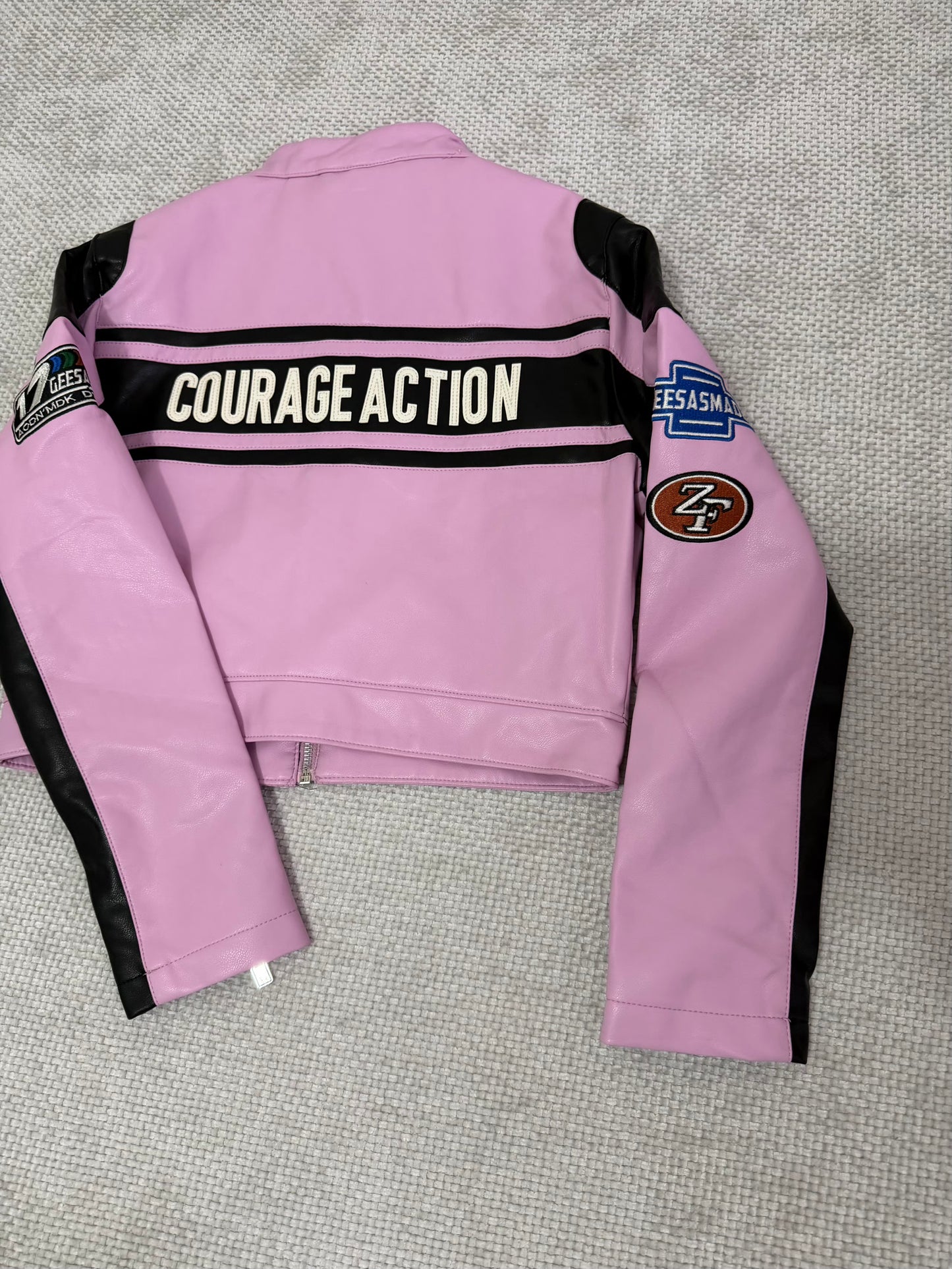 CASACA MUJER CROP ESTILO RACING ROSADO