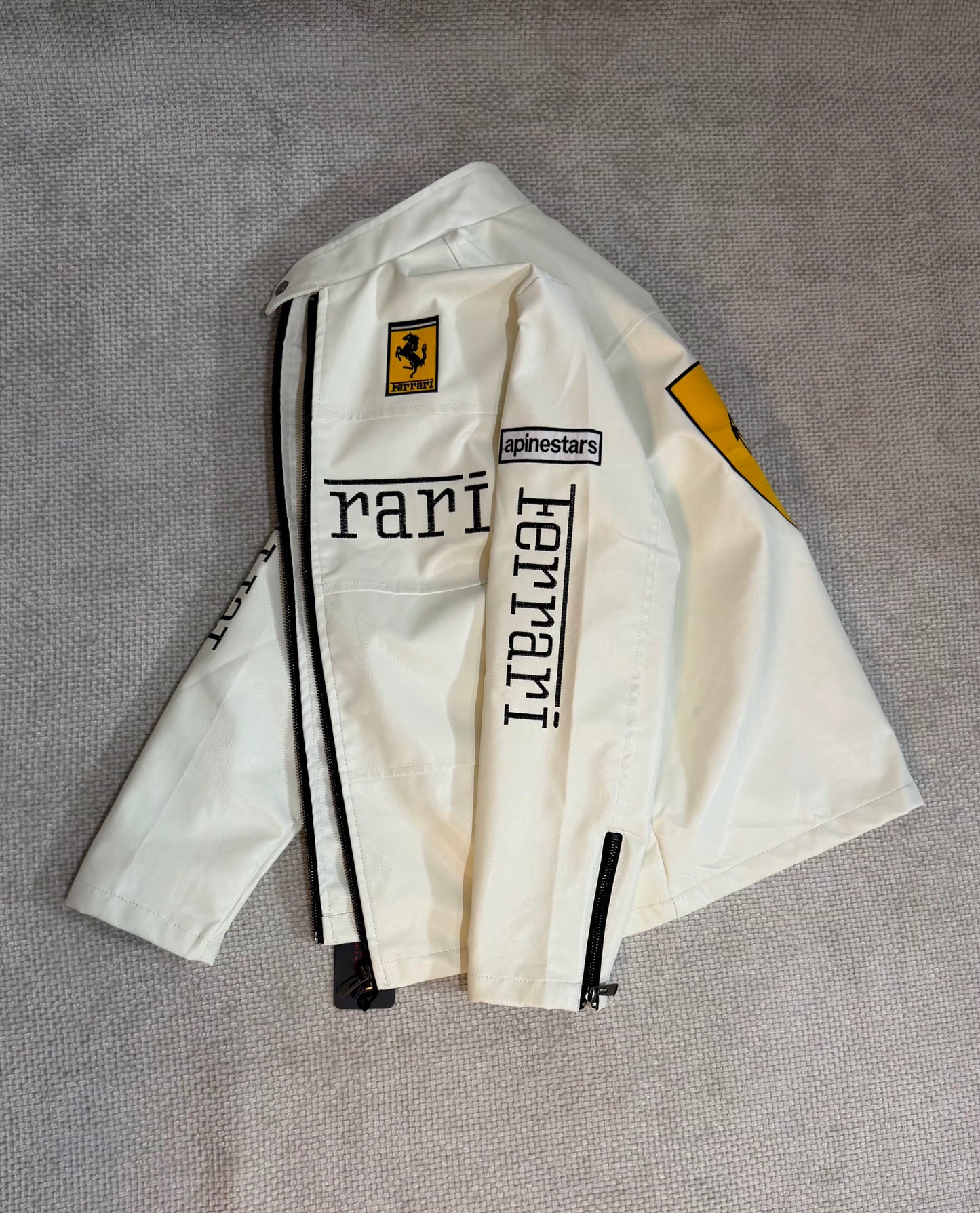 CASACA HOMBRE FERRARI HUESO
