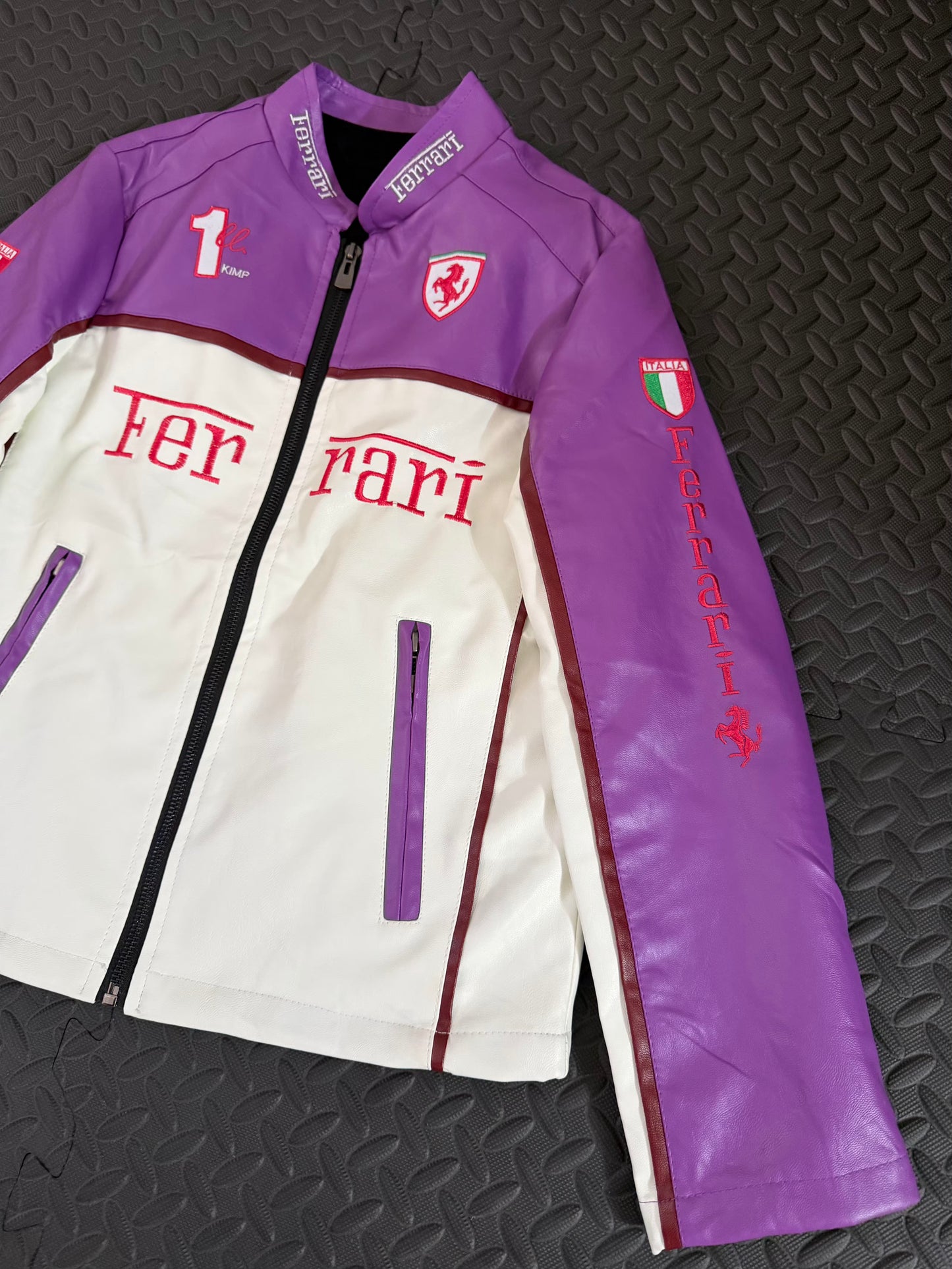 CASACA MUJER FERRARI MORADO